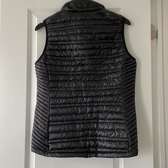 Patagonia Ultralight  Down Vest - Picture 3 of 6